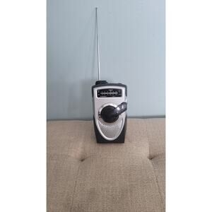Innovage Outdoor Battery Hand Crank Radio AM FM Weather Camping Works